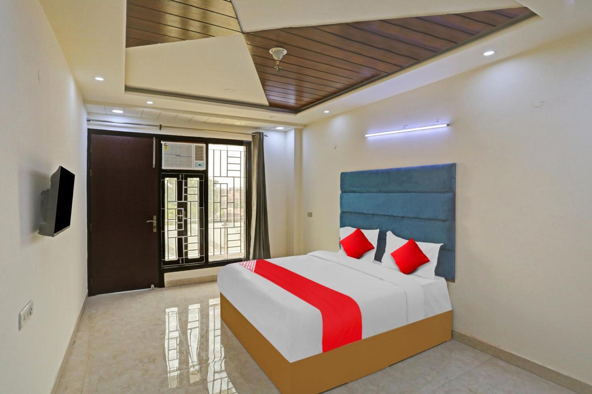 O Golden Key Punjabi Bagh 4*