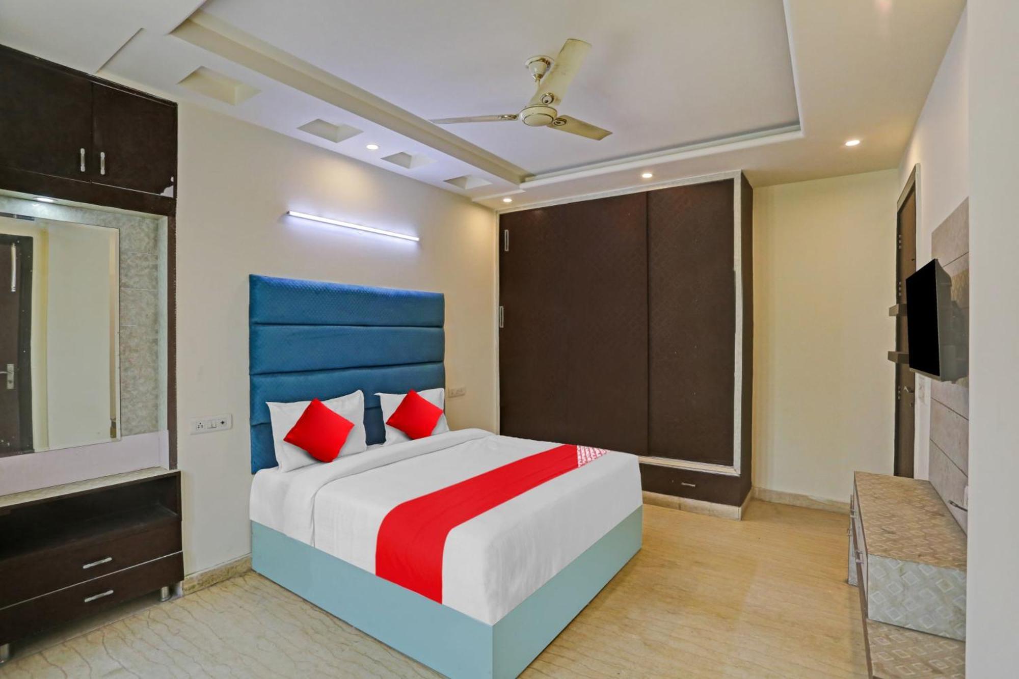 Hotel O Golden Key Punjabi Bagh