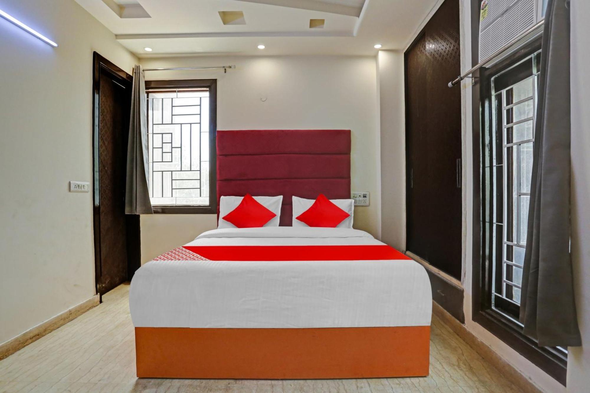 O Golden Key Punjabi Bagh 4*