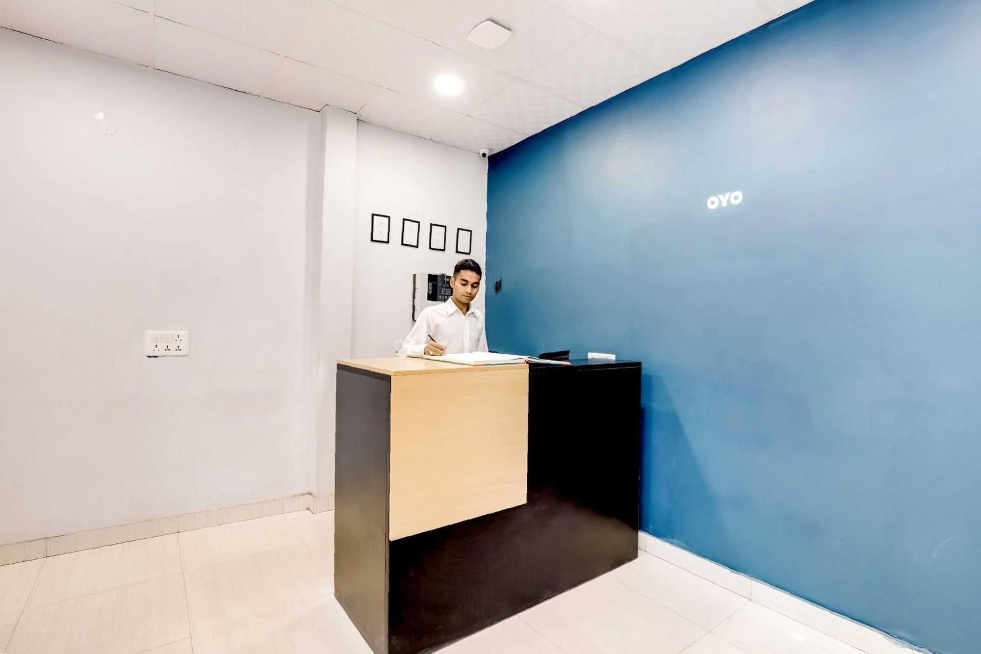 Hotel Collection O 71756 Silver Arrow Near Pacific Mall Tagore Garden 3*