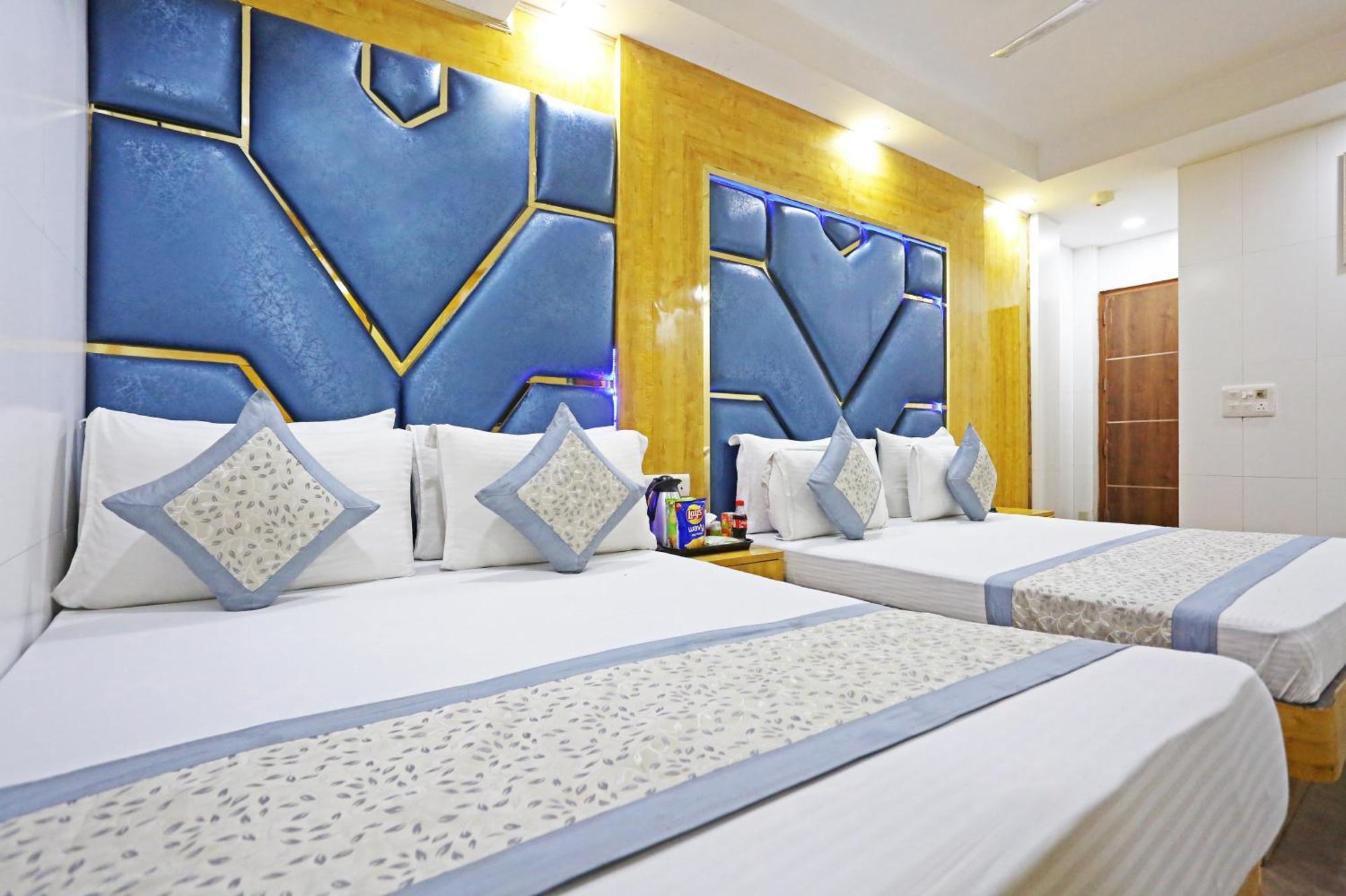 Preet Palace -5 Mints Walk From Nizamuddin Railway Station 4*
