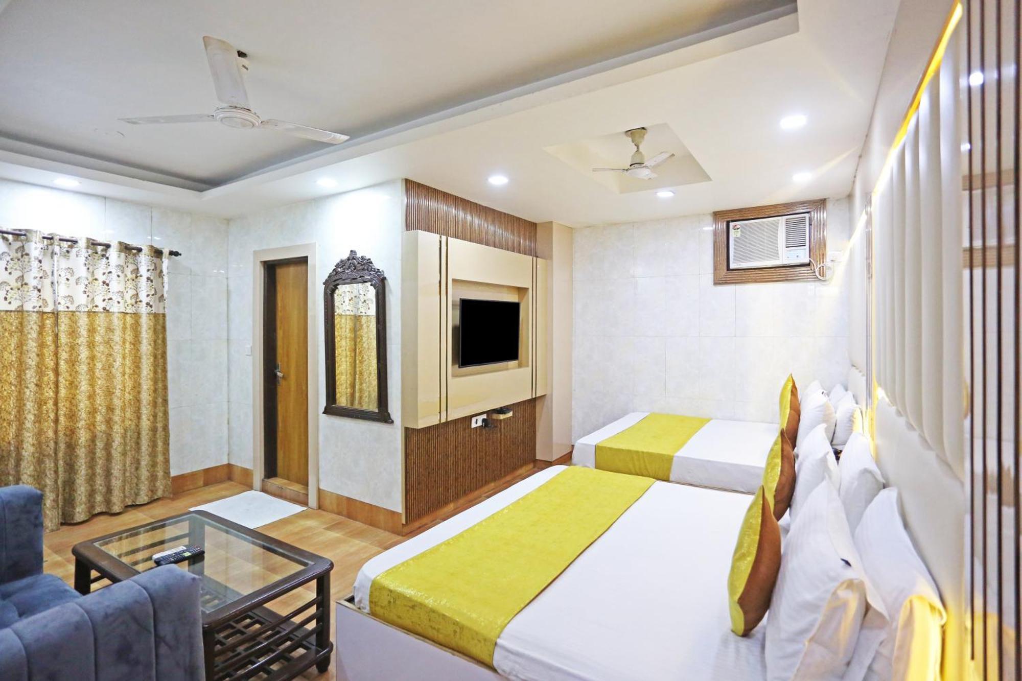 Preet Palace -5 Mints Walk From Nizamuddin Railway Station New Delhi