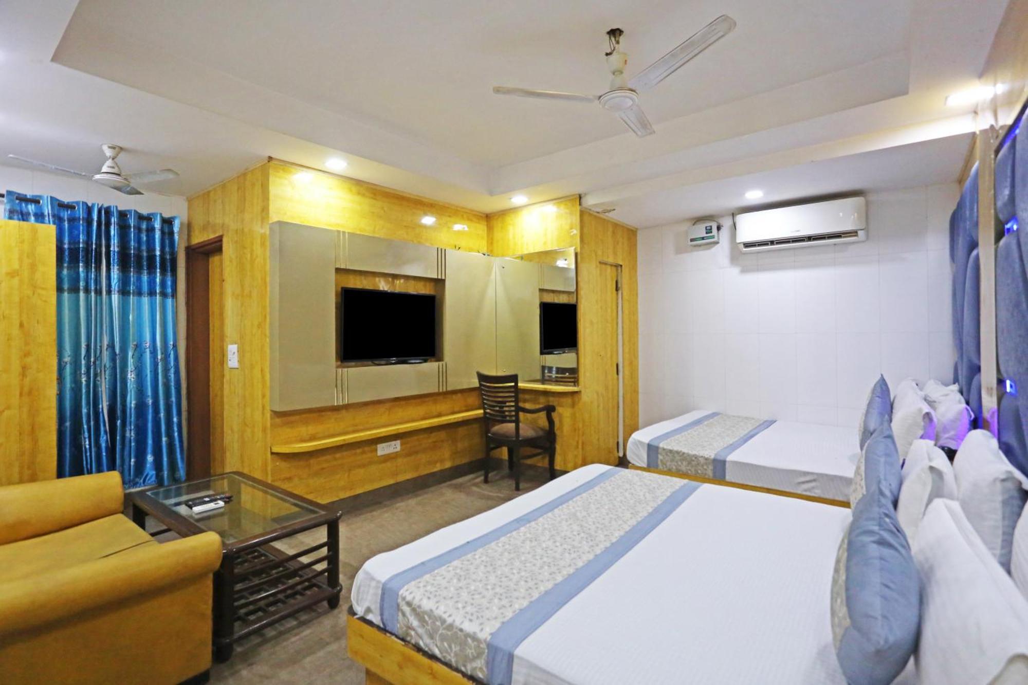 Hotel Preet Palace -5 Mints Walk From Nizamuddin Railway Station New Delhi