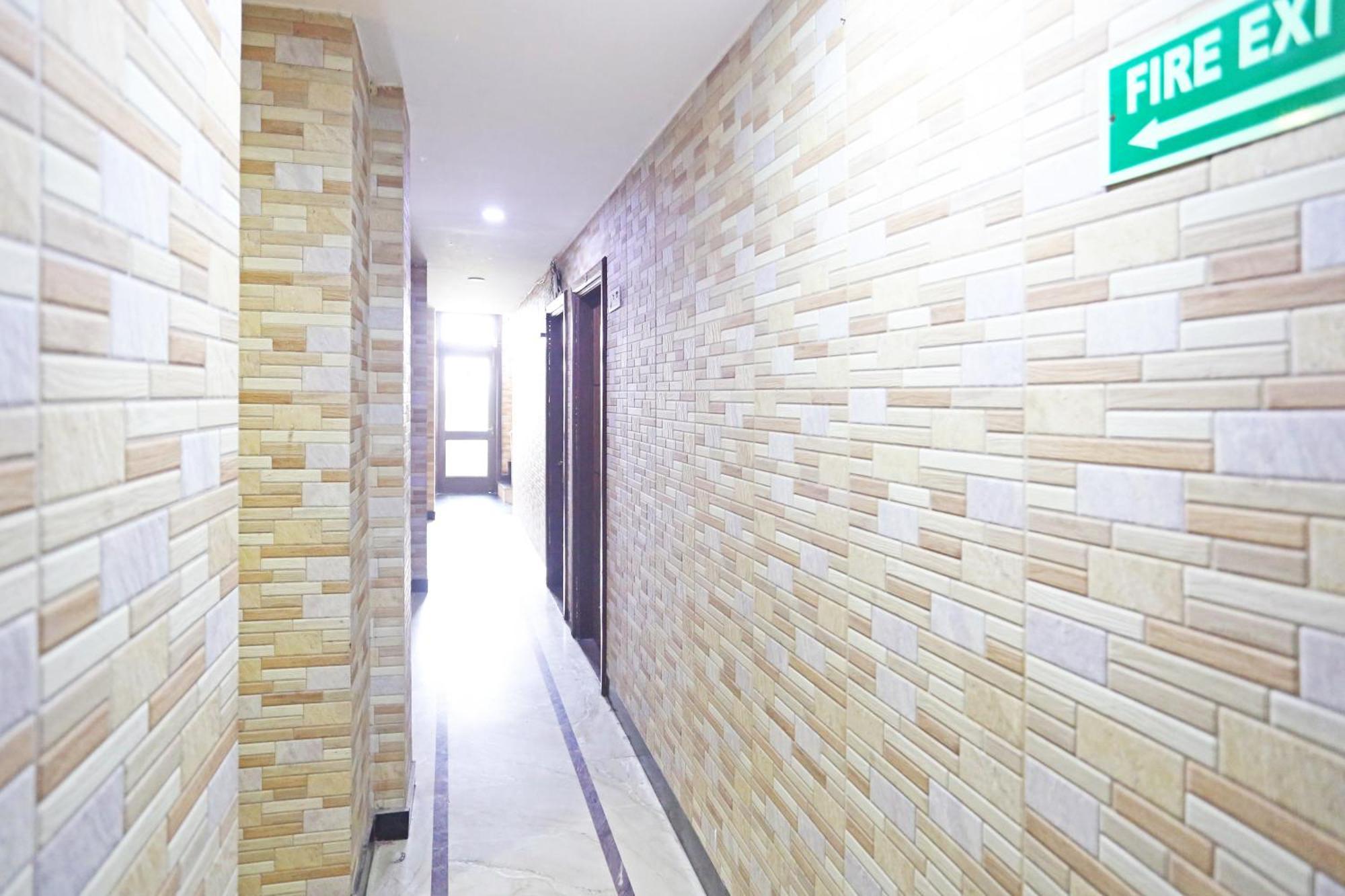 Preet Palace -5 Mints Walk From Nizamuddin Railway Station Hotel New Delhi