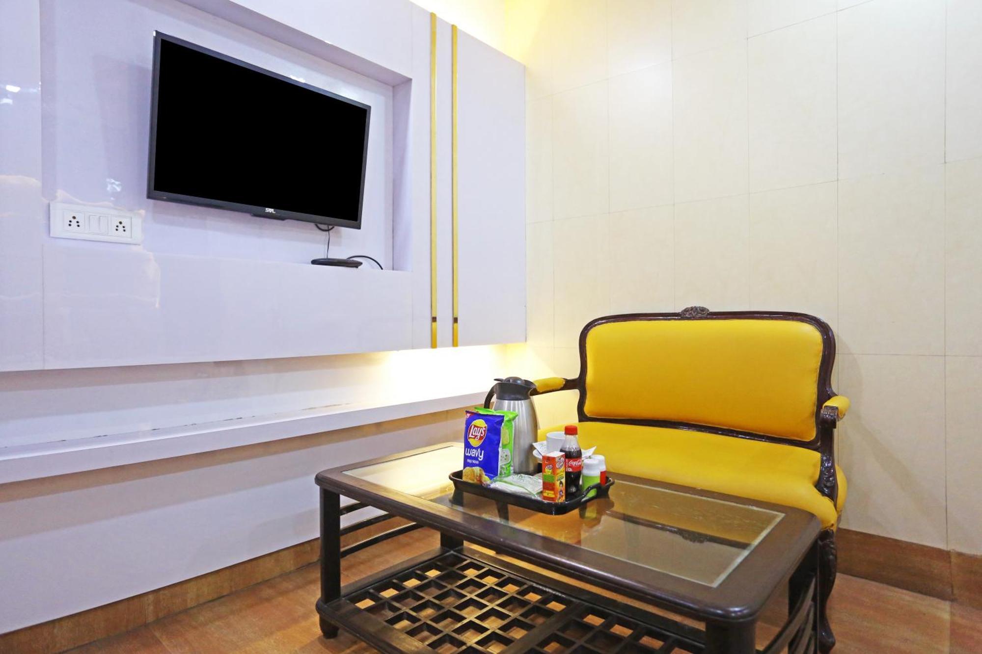 Preet Palace -5 Mints Walk From Nizamuddin Railway Station New Delhi