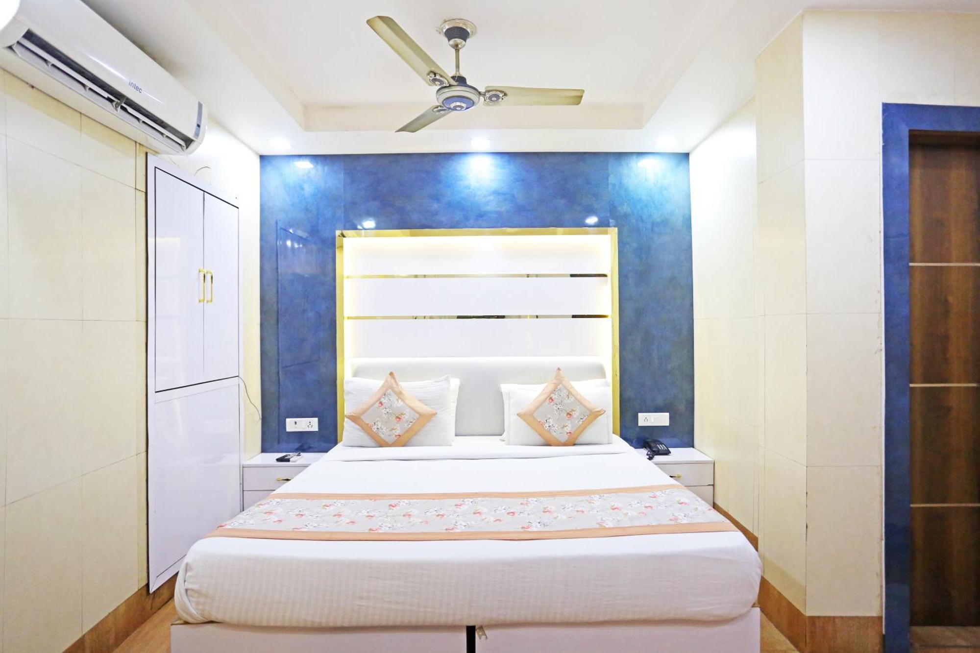 Hotel Preet Palace -5 Mints Walk From Nizamuddin Railway Station New Delhi