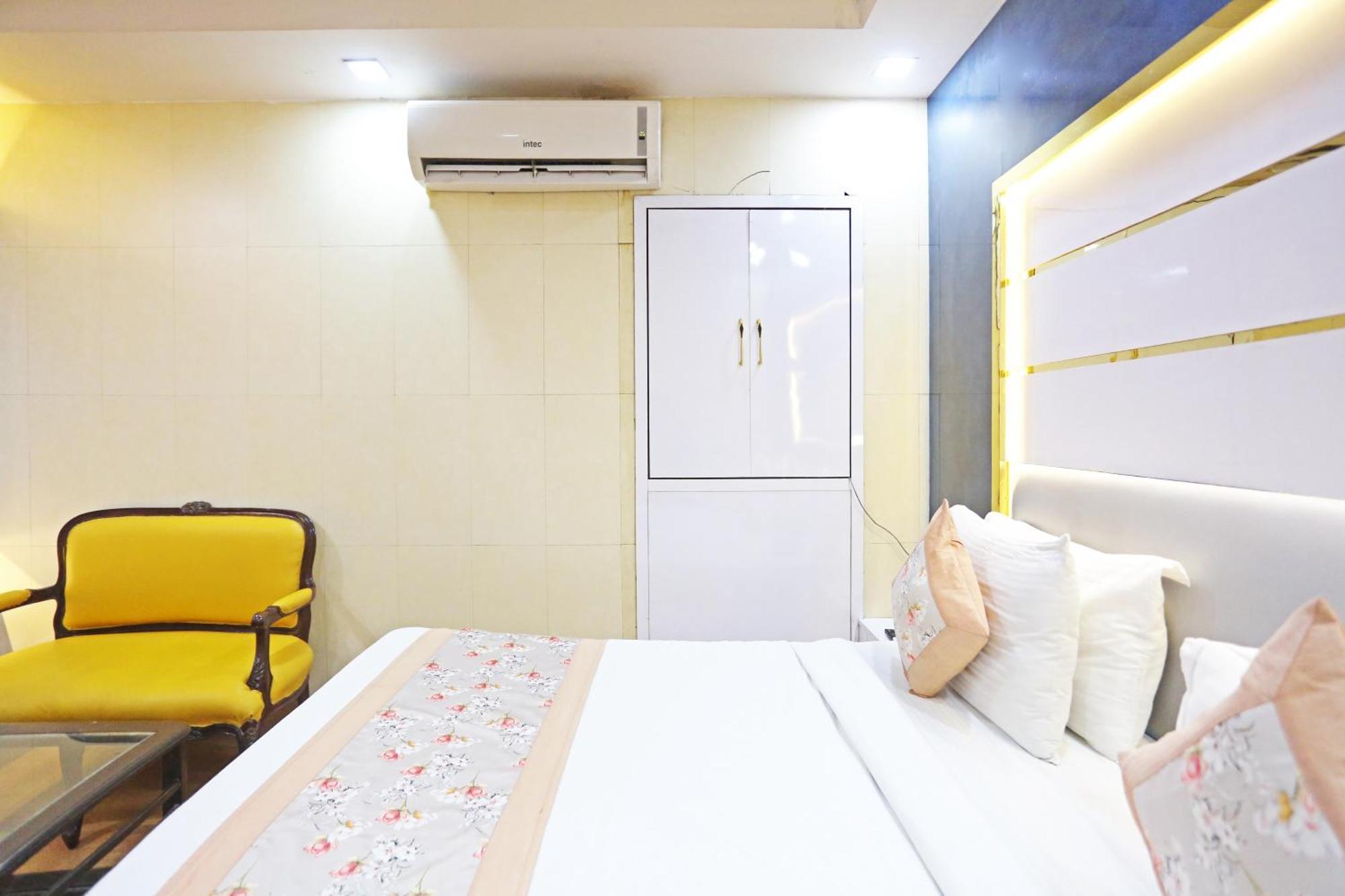Hotel Preet Palace -5 Mints Walk From Nizamuddin Railway Station 4*