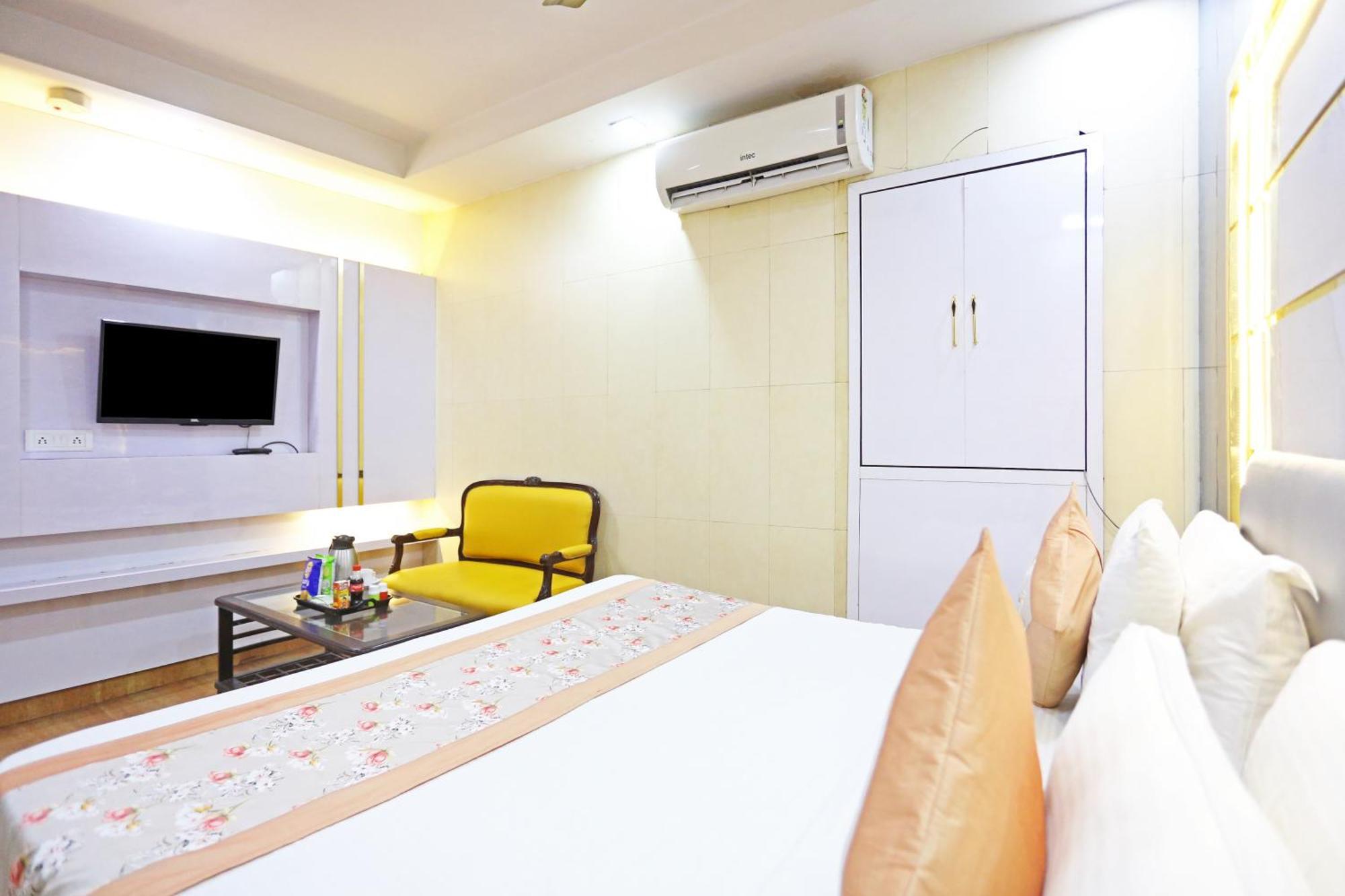 Preet Palace -5 Mints Walk From Nizamuddin Railway Station Hotel 4*