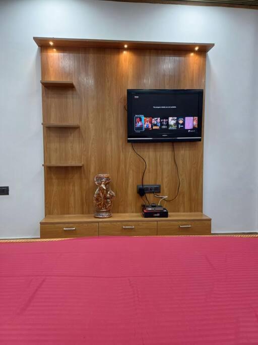 The Maharaja Moti Nagar Dlf Apartment New Delhi