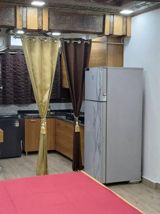 The Maharaja Moti Nagar Dlf *