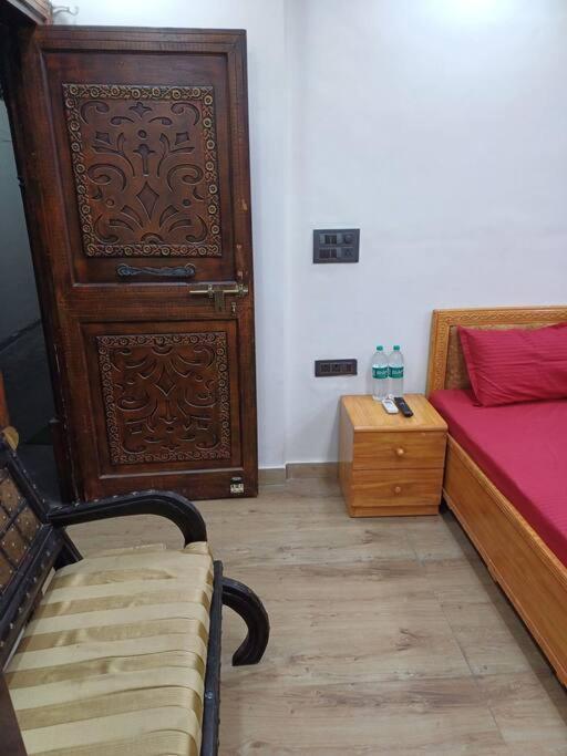 Apartment The Maharaja Moti Nagar Dlf New Delhi