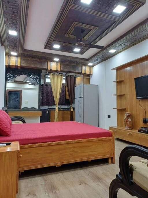 The Maharaja Moti Nagar Dlf Apartment New Delhi