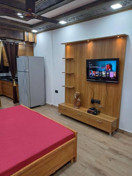Apartment The Maharaja Moti Nagar Dlf