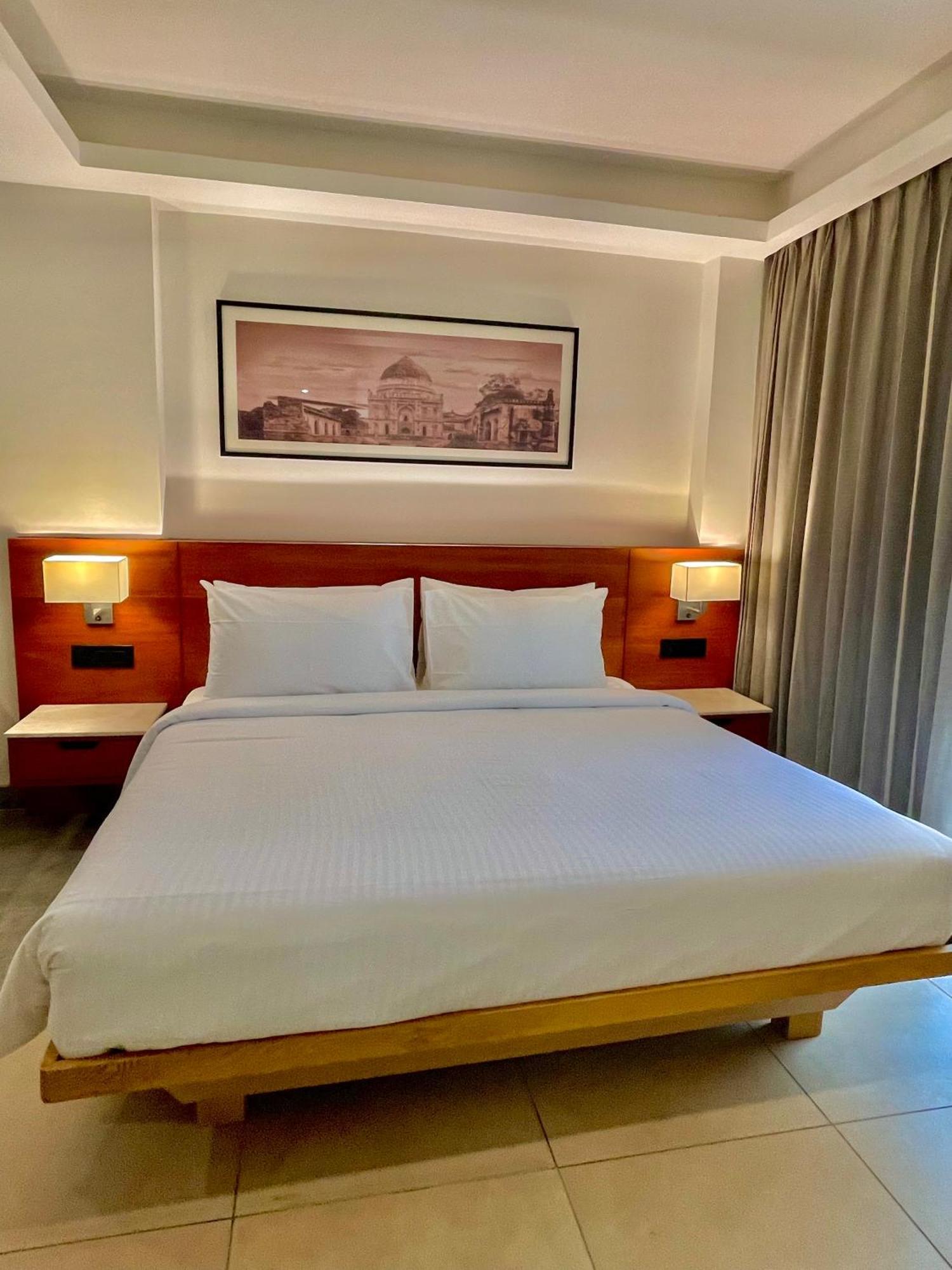 Western Maharani Bagh 4*