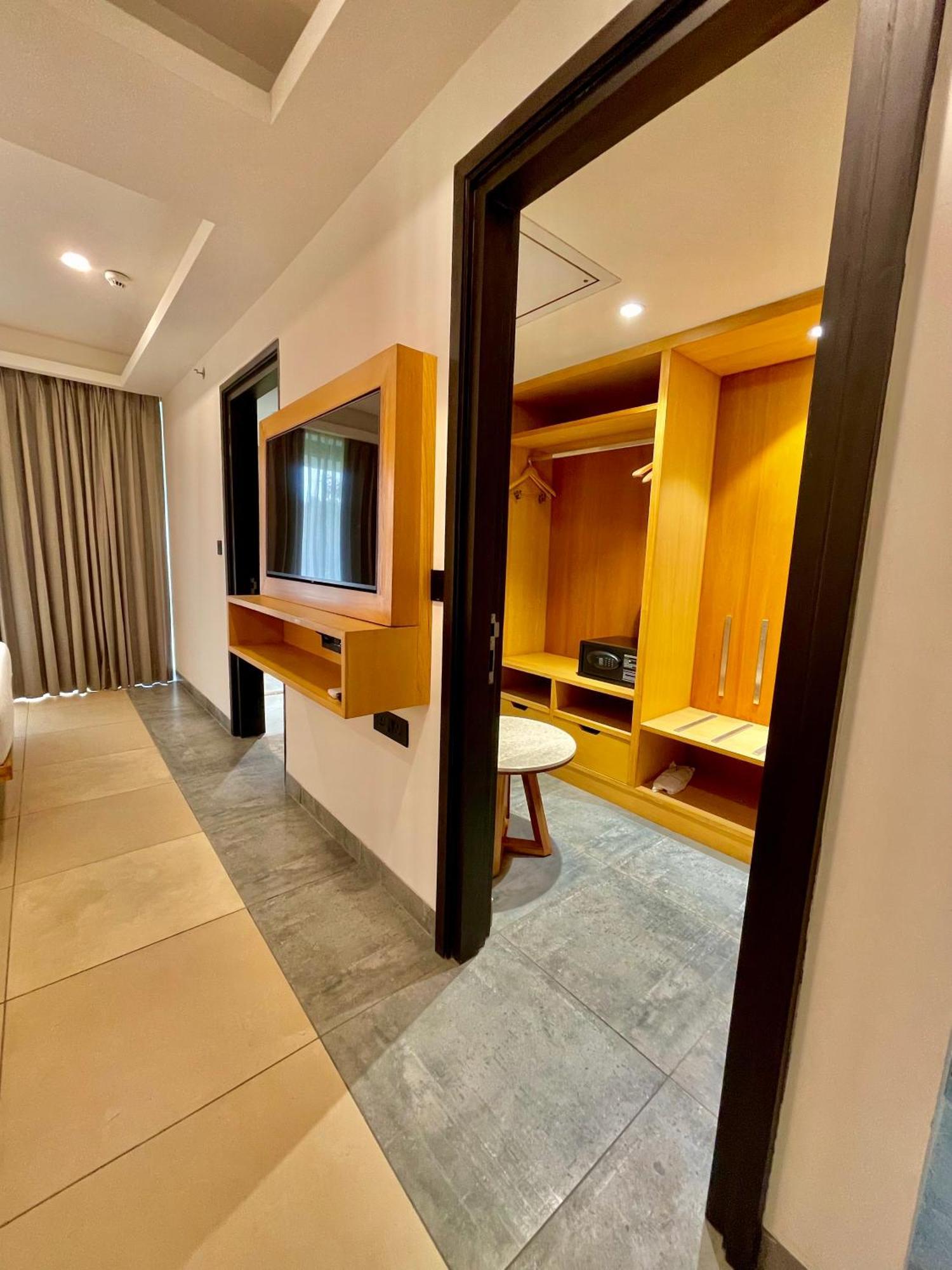 Western Maharani Bagh Hotel 4*