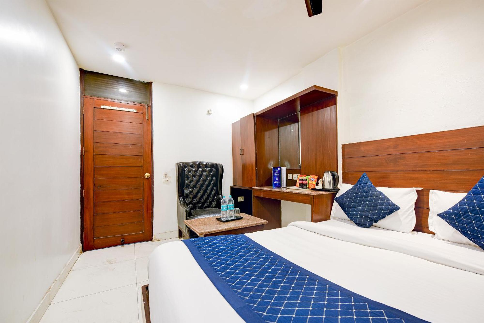 Hotel The Raj At Railway Station New Delhi