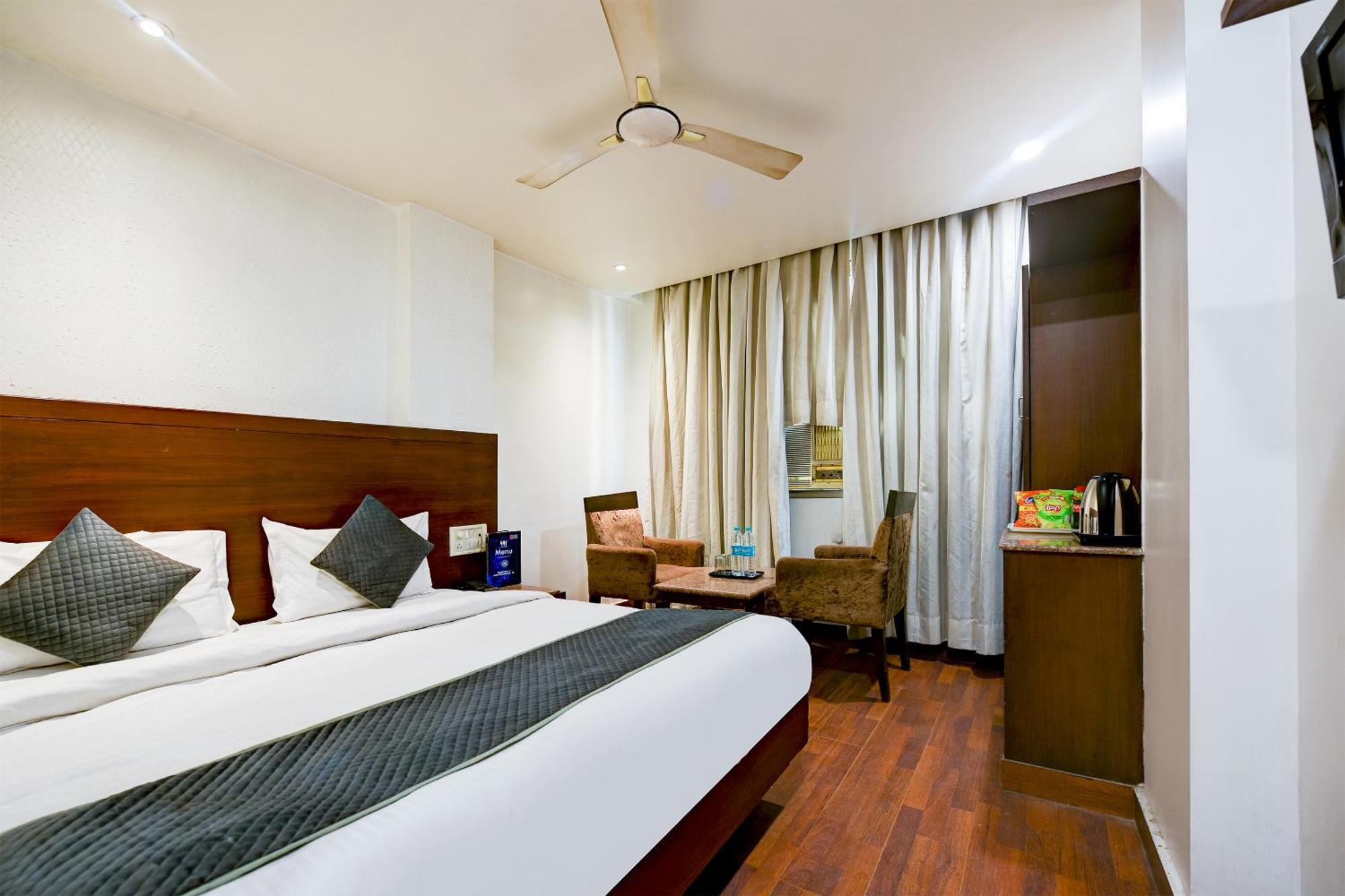 Hotel The Raj At Railway Station New Delhi