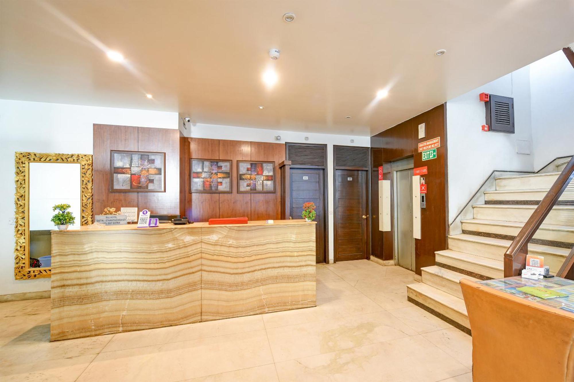 Hotel The Raj At Railway Station New Delhi