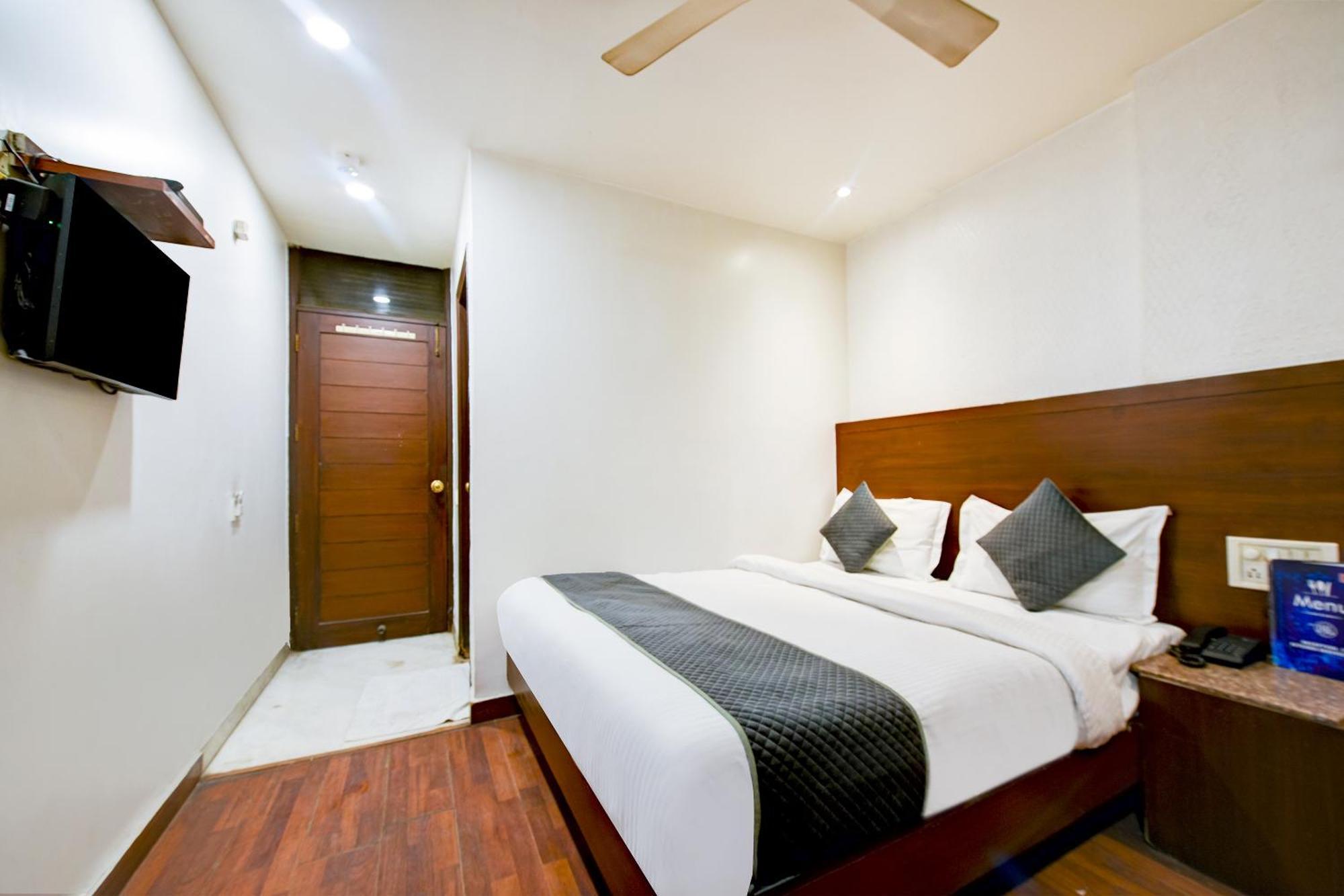 The Raj At Railway Station Hotel