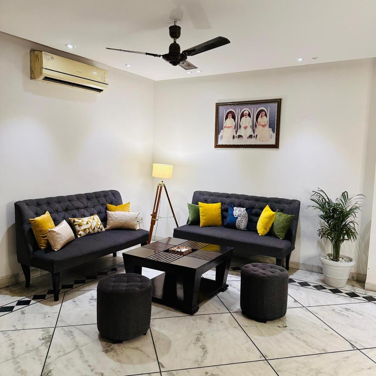 Divine Rajouri Garden