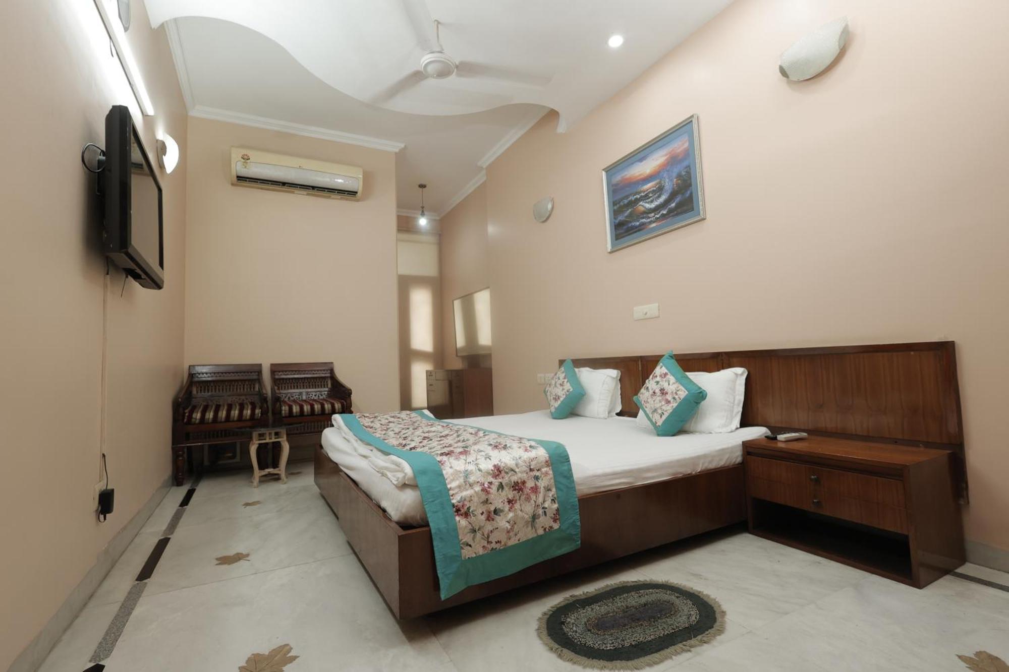 Ss Residency Bed & Breakfast