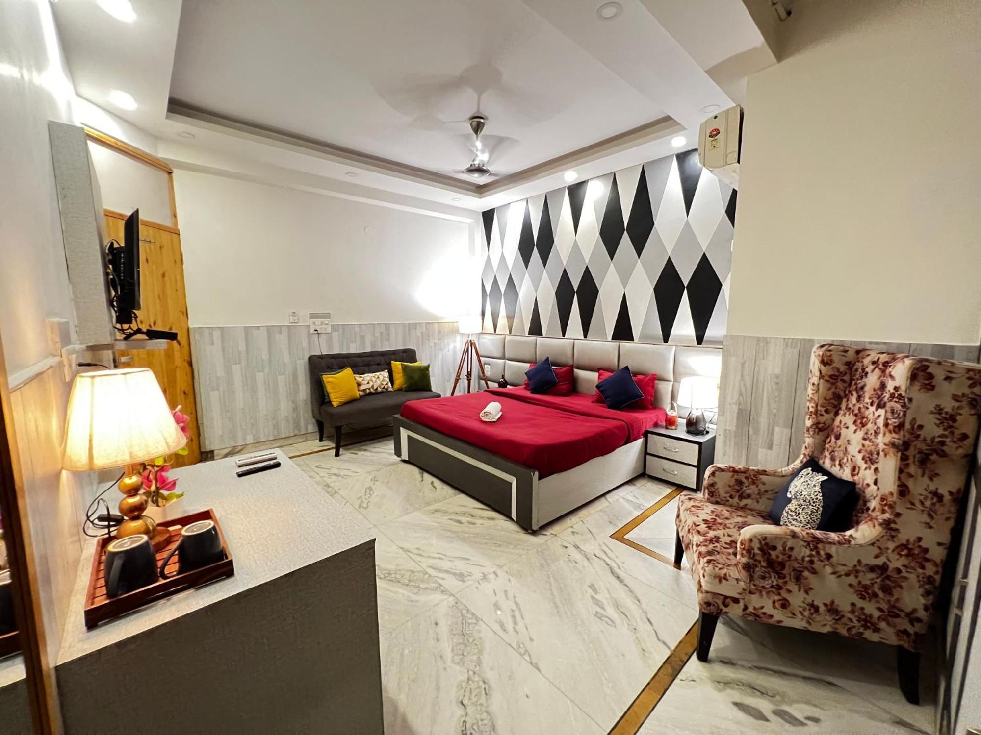 Divine Rajouri Garden Hotel New Delhi