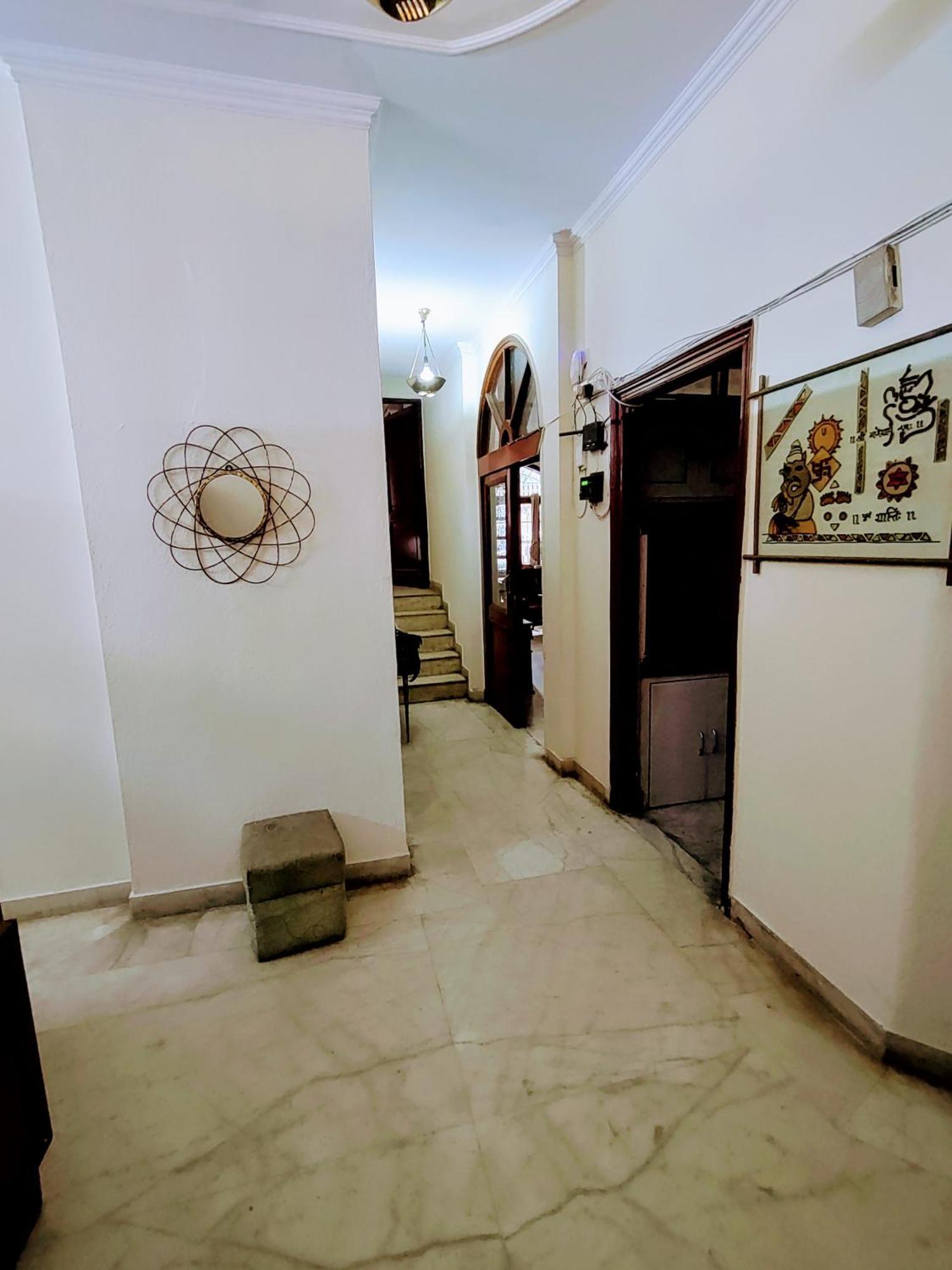 Nearby Lutyen's Delhi Just 15min From Connaught Place Hospedagem domiciliar Nova Deli