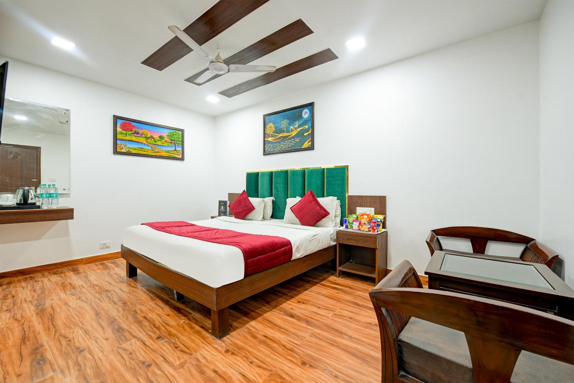 Staybook South Delhi 4* New Delhi