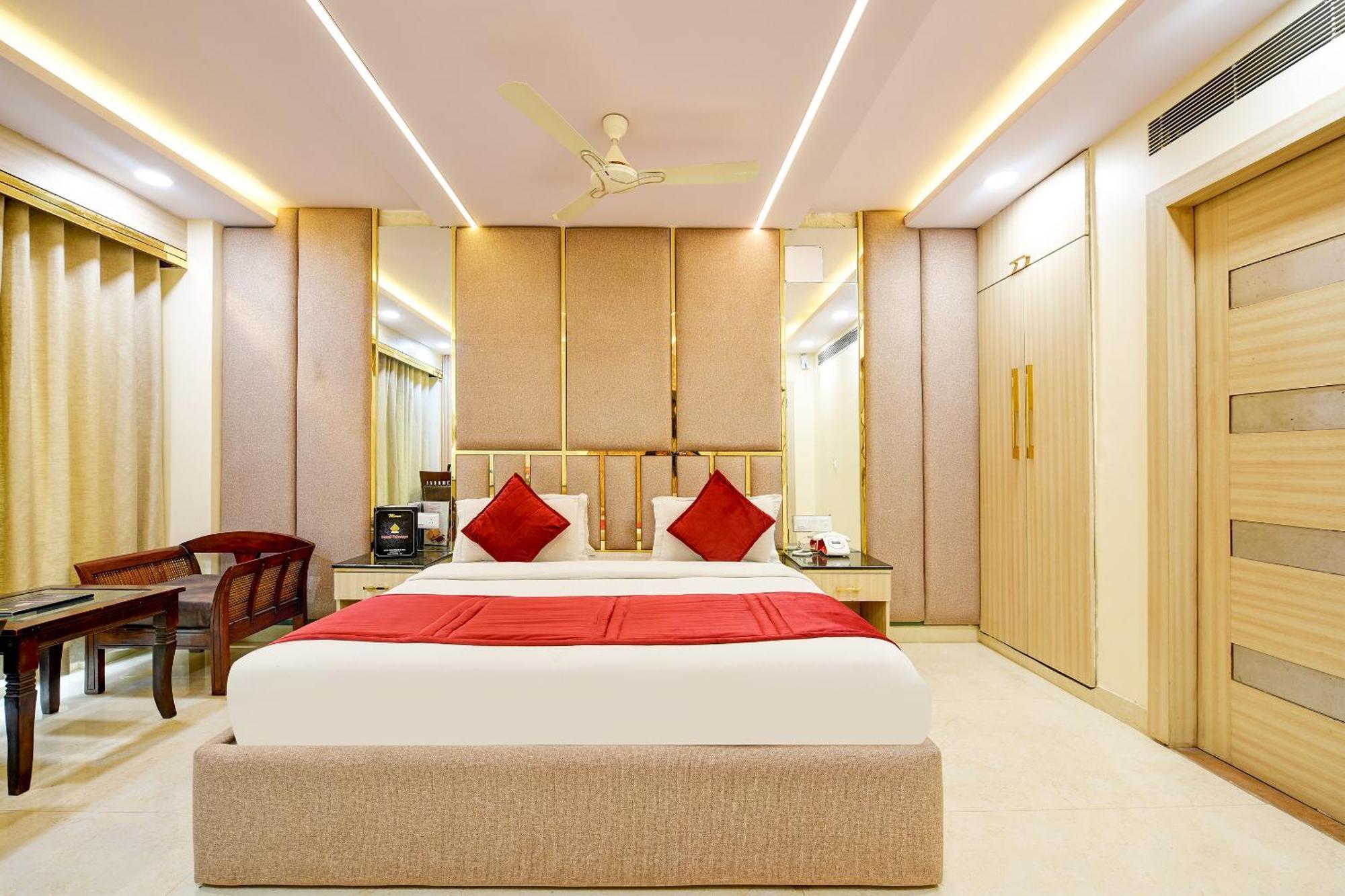 Staybook South Delhi Hotel