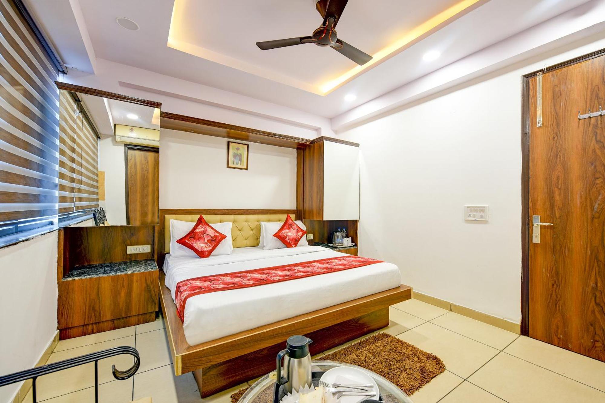 Le Grand - Walk-in From Rk Ashram Metro Station New Delhi