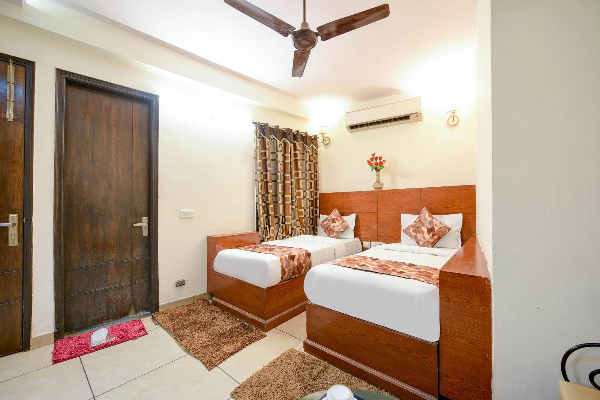 Hotel Le Grand - Walk-in From Rk Ashram Metro Station New Delhi