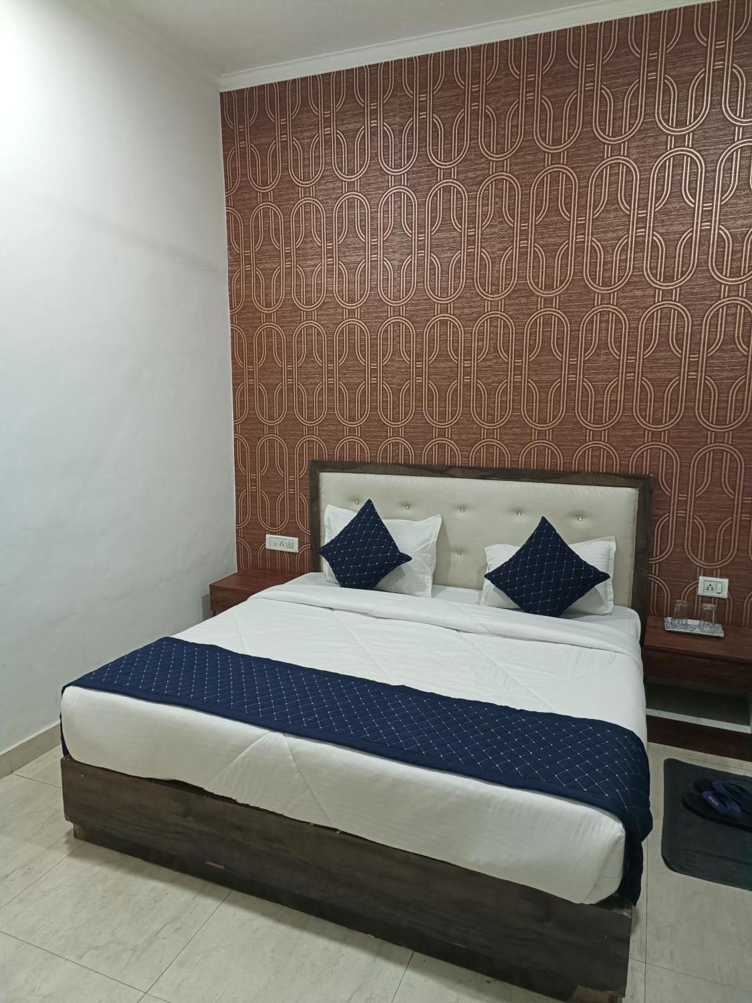 Sweet Palace Hotel New Delhi