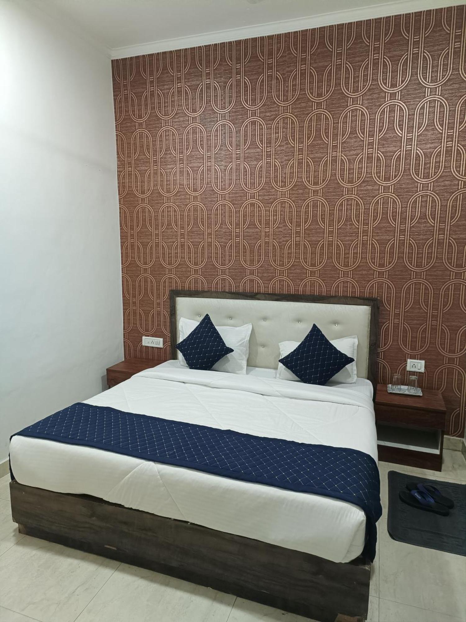 Hotel Sweet Palace New Delhi