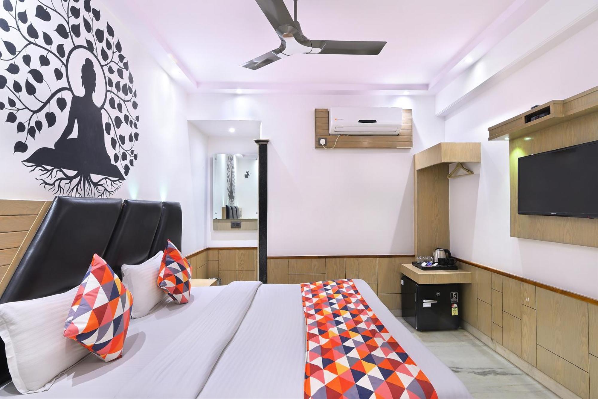 Hotel Yes Please -new Delhi New Delhi