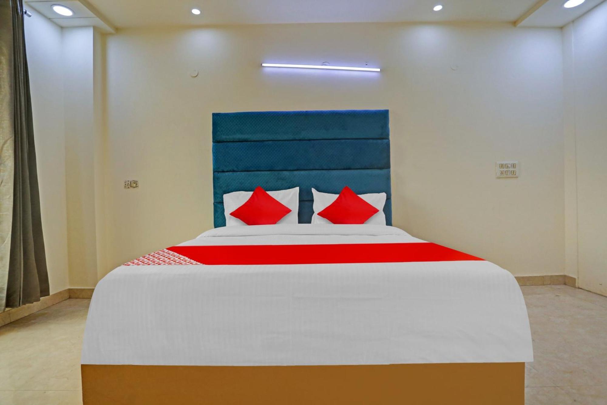 O Golden Key Punjabi Bagh Hotel