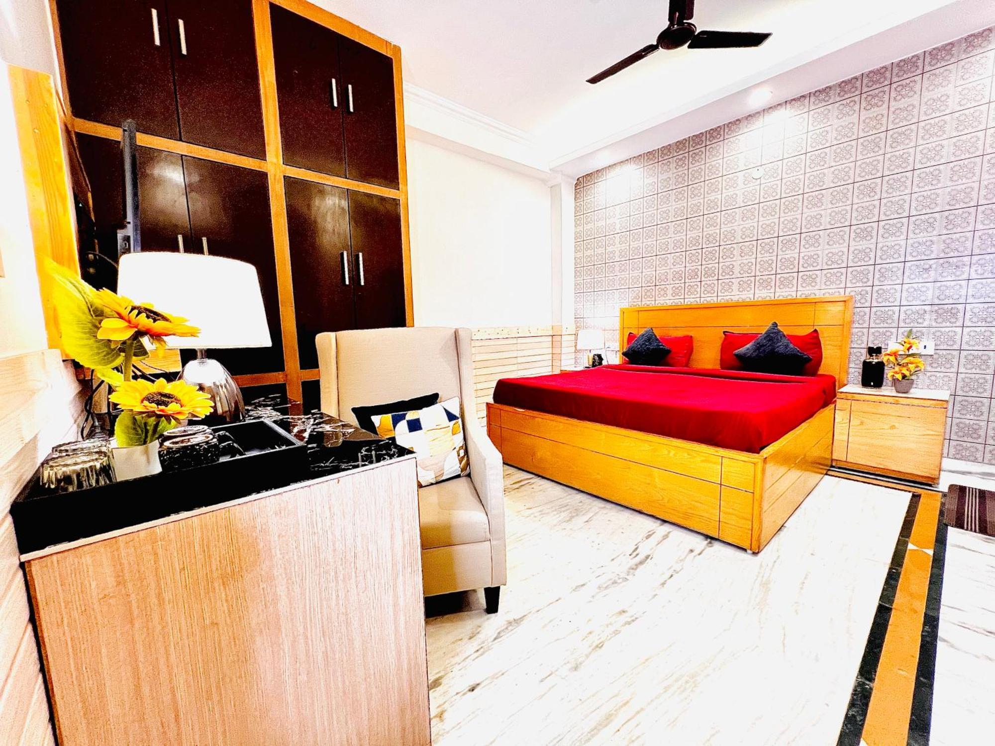 Divine Rajouri Garden