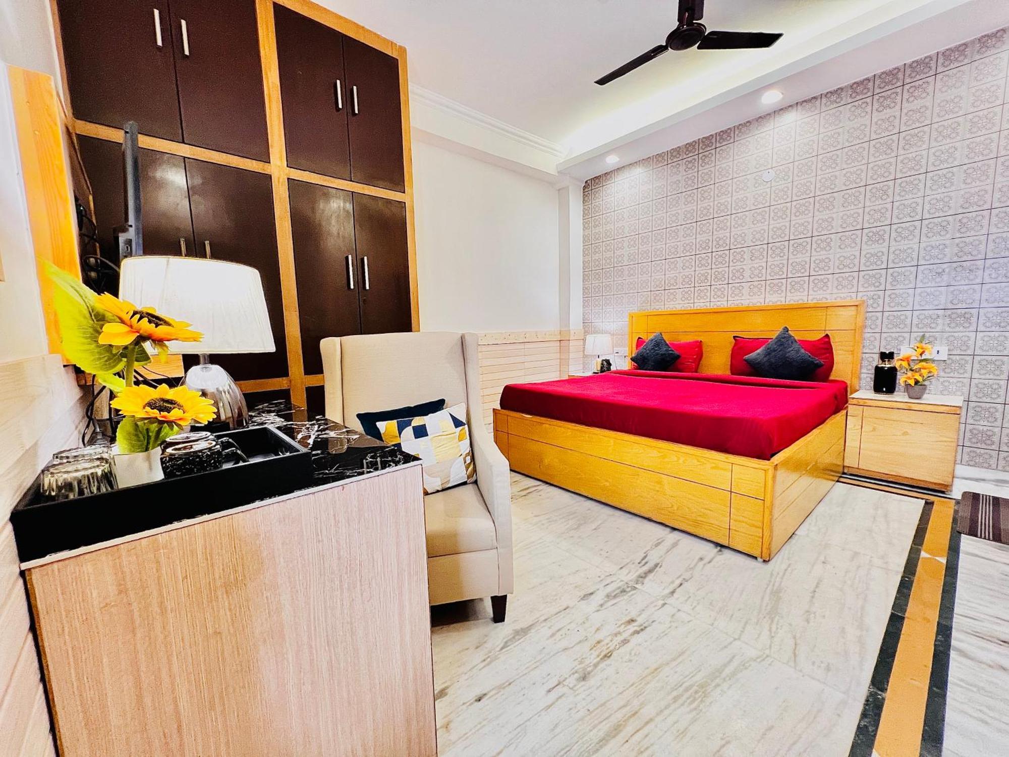 Divine Rajouri Garden