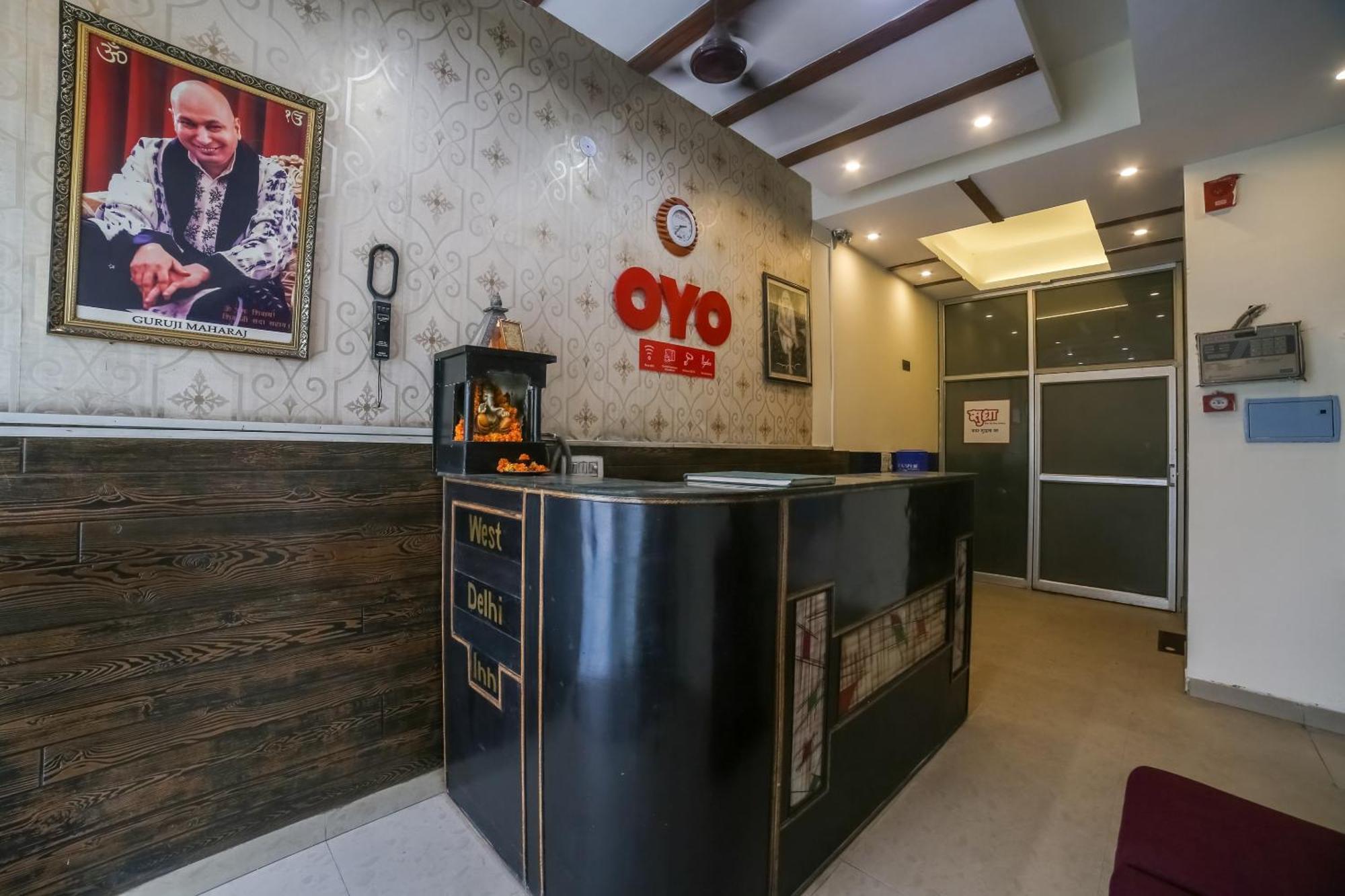 Oyo West Delhi Near Tdi Mall