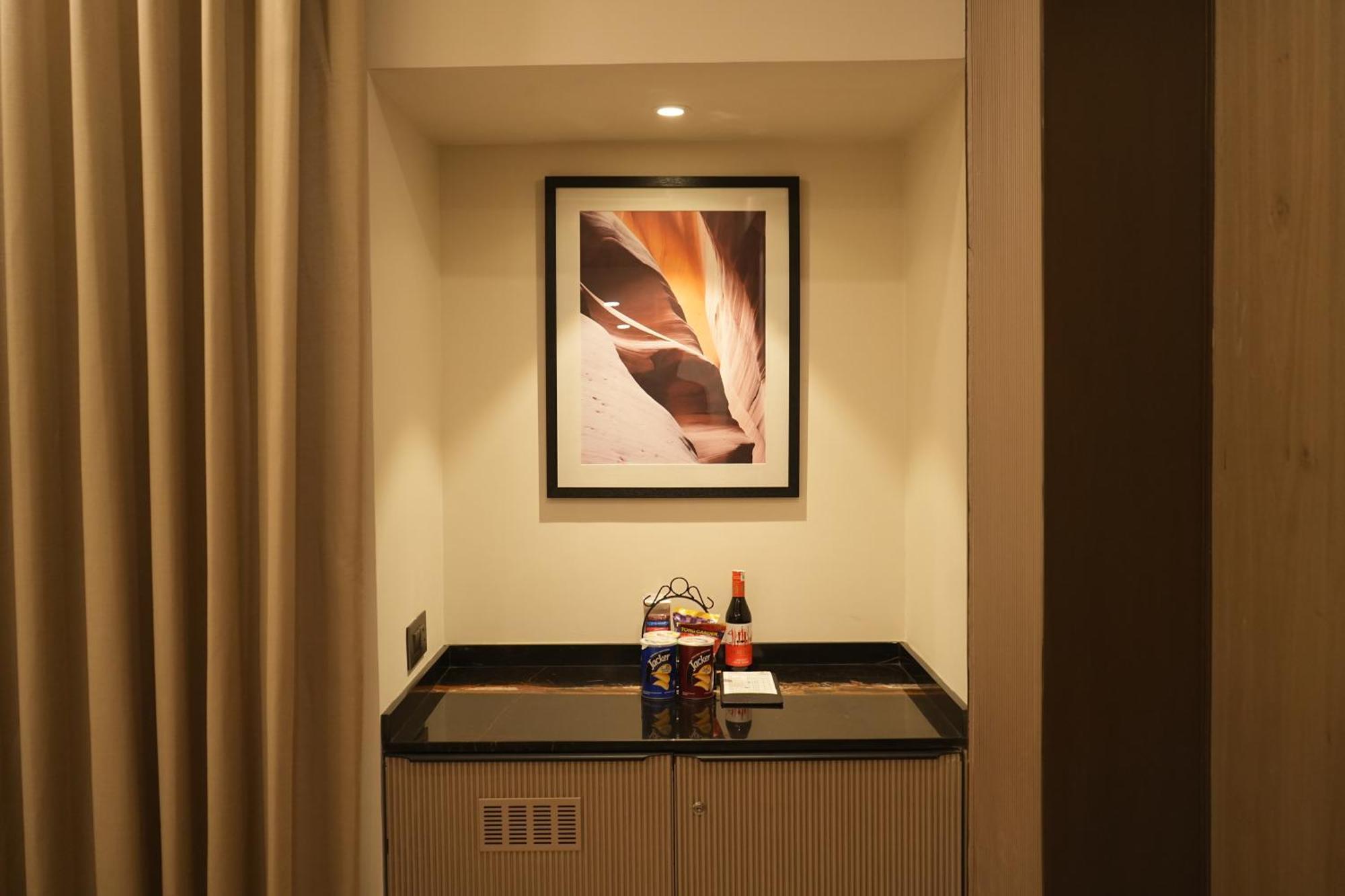 Hotel The Suryaa New Delhi