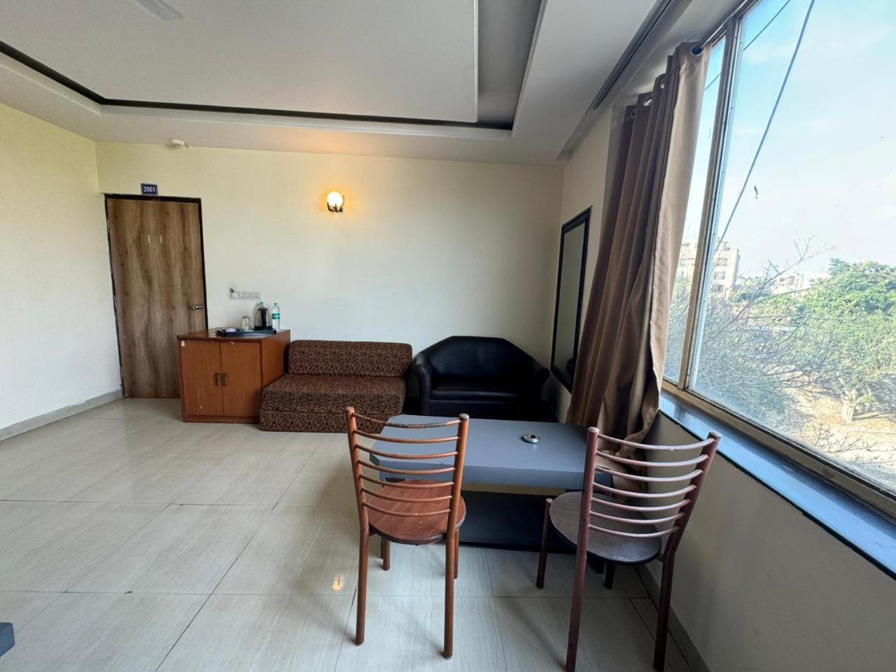 Apartment Badal Cloud - Aiims Hospital New Delhi