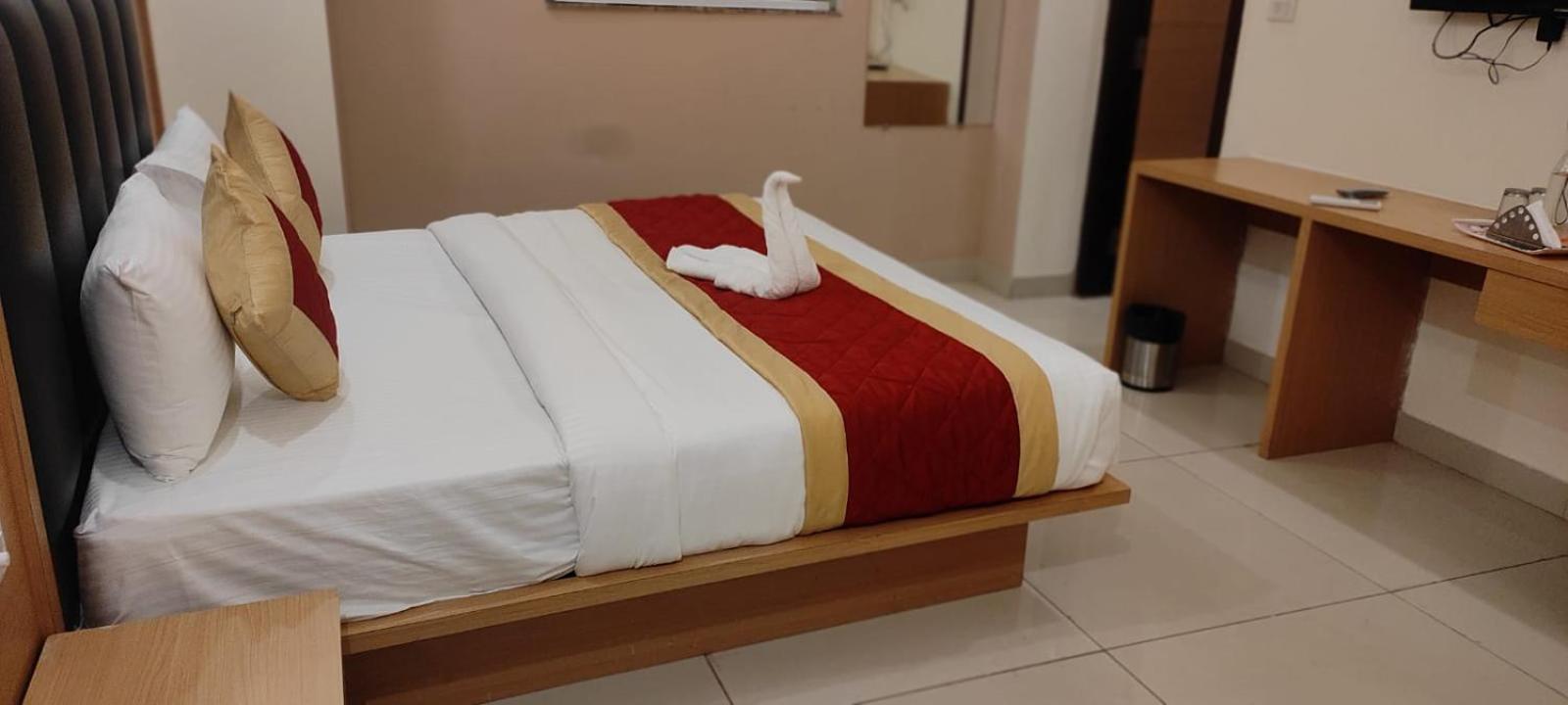 Hotel Del Near Igi Airport 3*