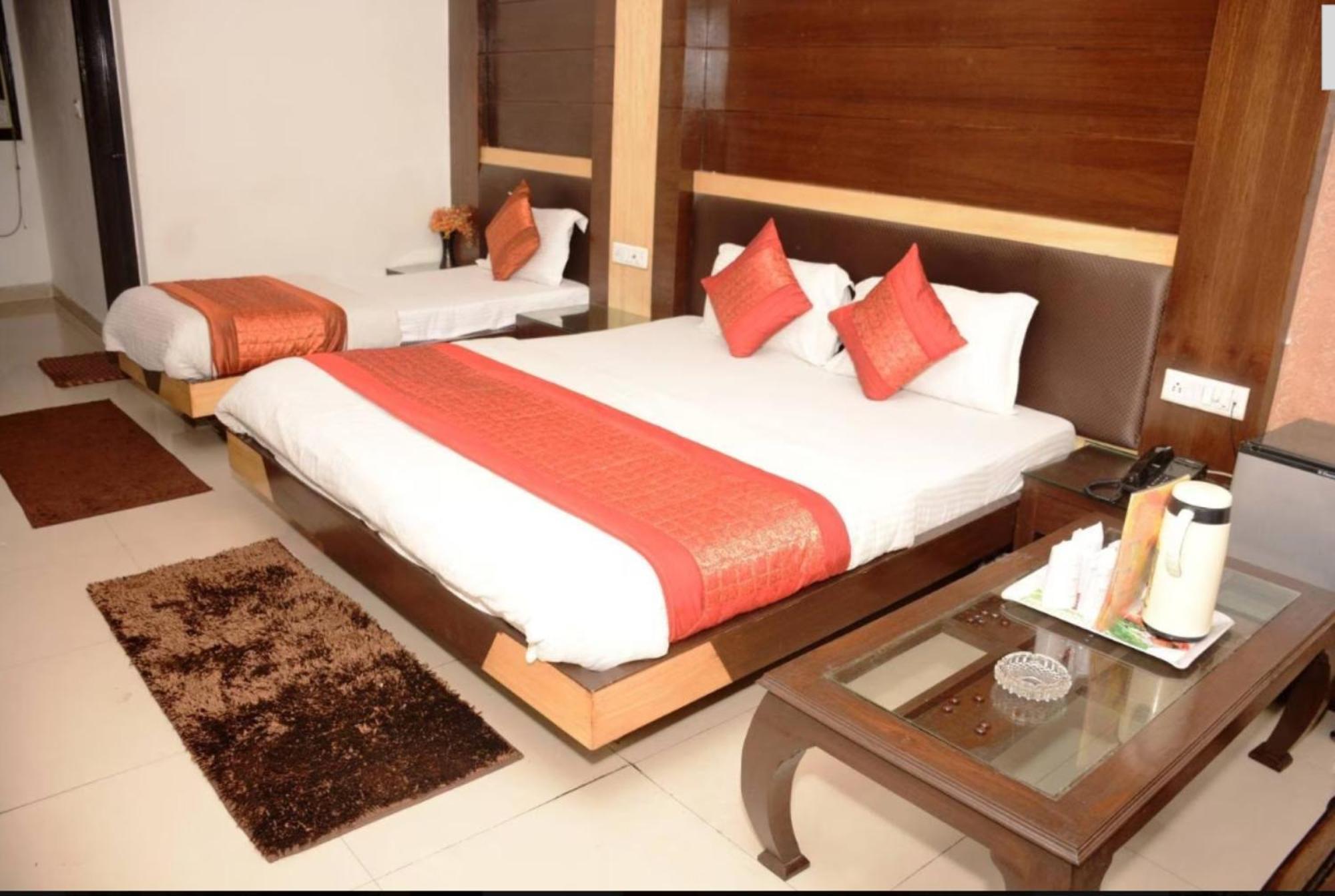 Hotel Delhi Heart At Railway Station 3*