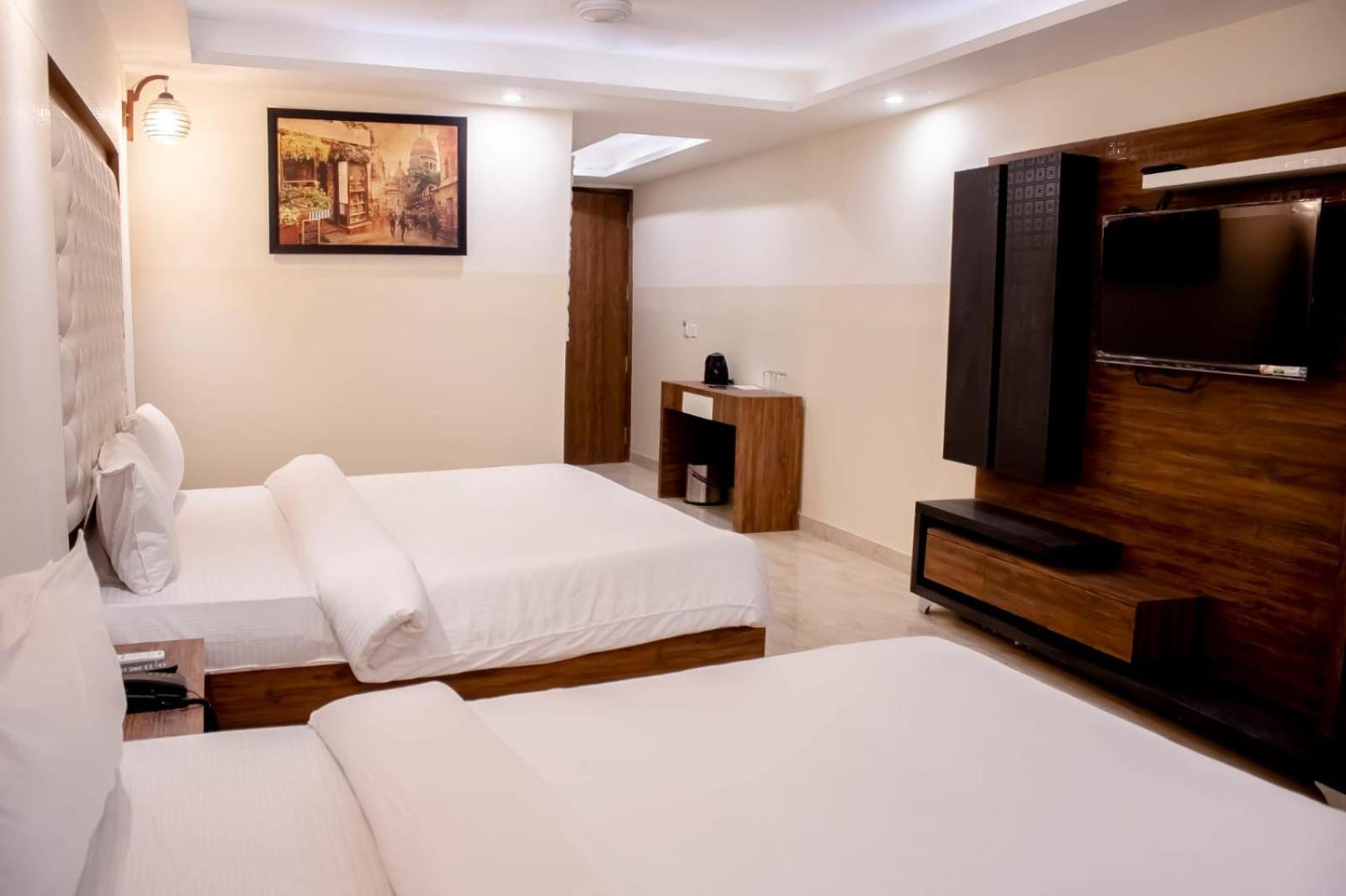 Airport - Near Delhi International Airport Hotel 4*