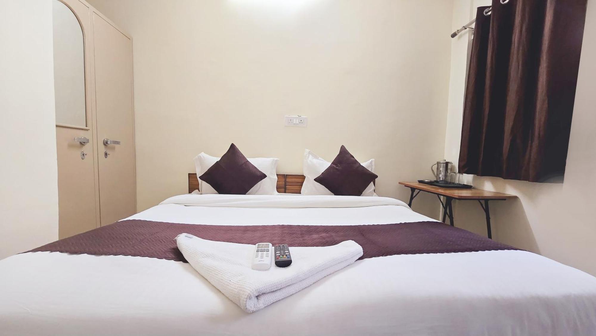 Roomshala 026 Commodo Residency - Satya Niketan 3* New Delhi