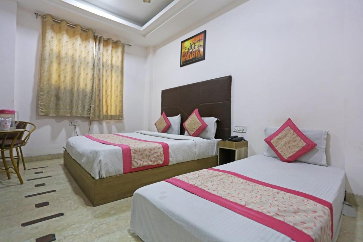 Sterling Inn, 3*