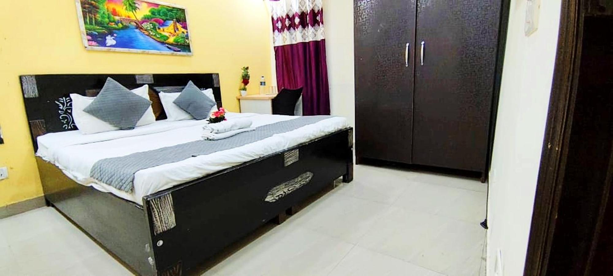 Nirvana Residency - East Of Kailash 3*