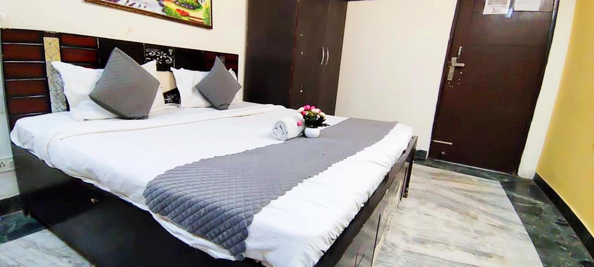 Nirvana Residency - East Of Kailash Hotel New Delhi