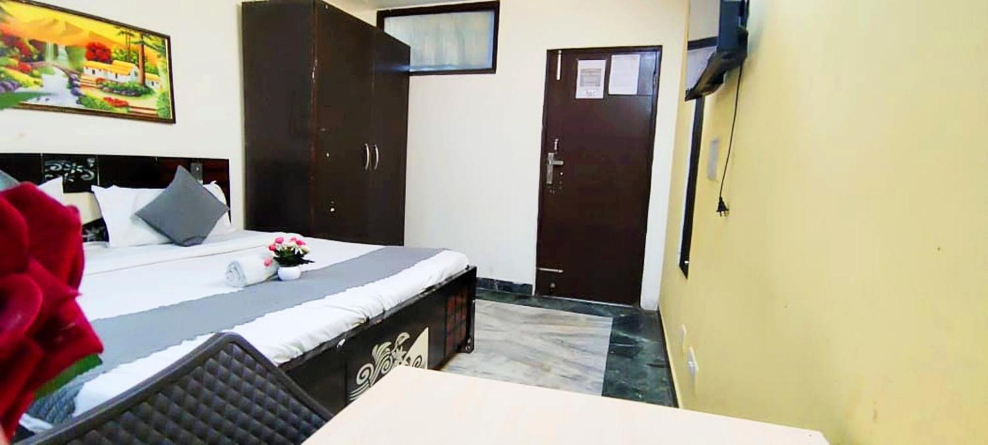 Hotel Nirvana Residency - East Of Kailash New Delhi