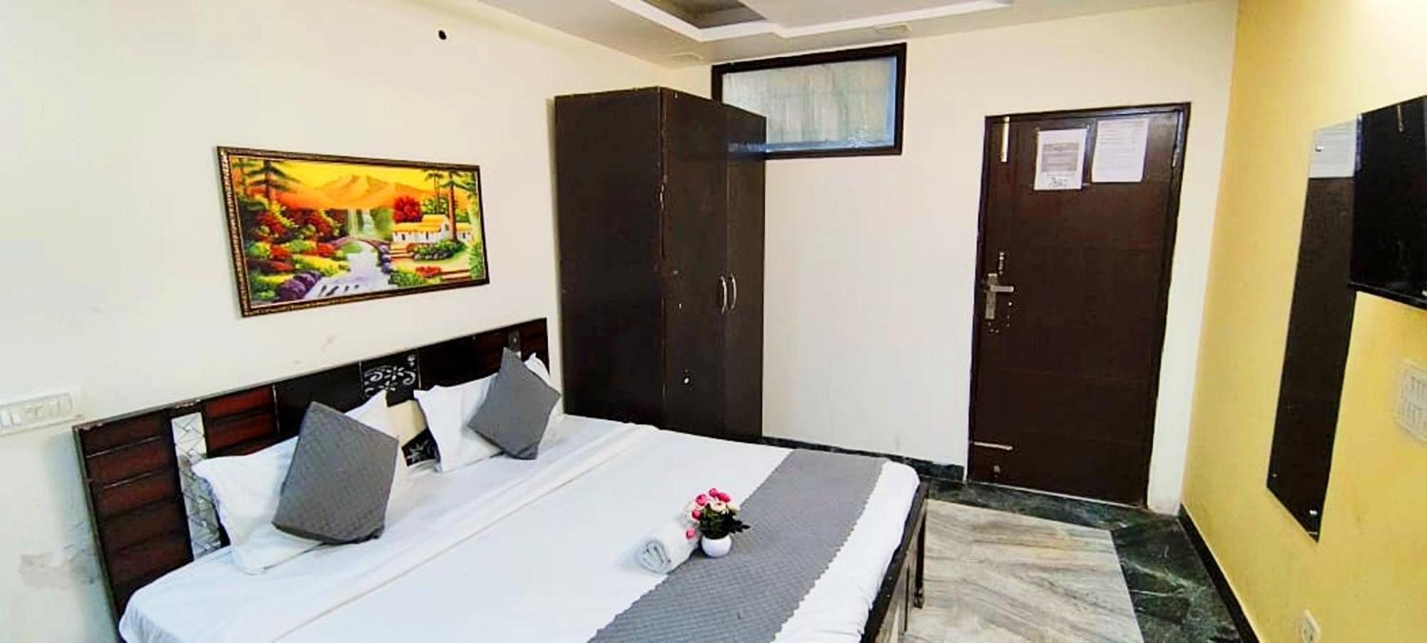 Nirvana Residency - East Of Kailash Hotel 3*