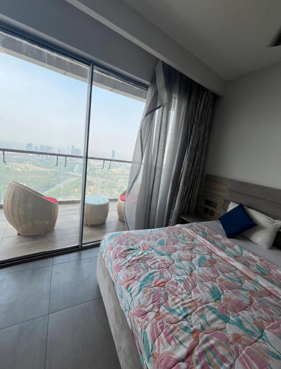 Apartment In The Clouds *